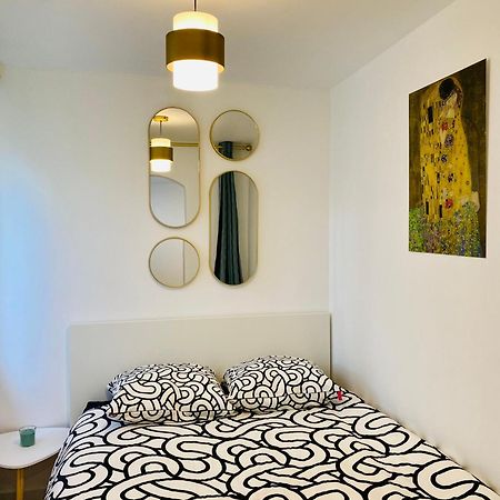 Joli Appartement Renove Incluant Parking A 10 Min De Paris น็องแตร์ ภายนอก รูปภาพ