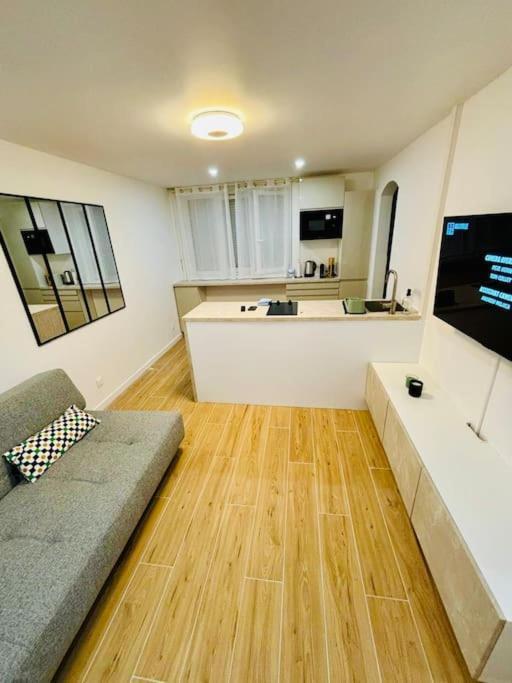 Joli Appartement Renove Incluant Parking A 10 Min De Paris น็องแตร์ ภายนอก รูปภาพ