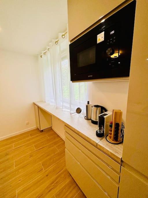 Joli Appartement Renove Incluant Parking A 10 Min De Paris น็องแตร์ ภายนอก รูปภาพ