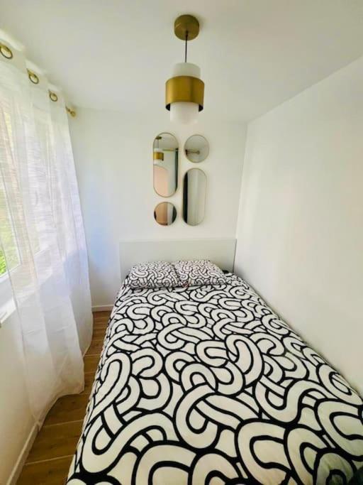 Joli Appartement Renove Incluant Parking A 10 Min De Paris น็องแตร์ ภายนอก รูปภาพ